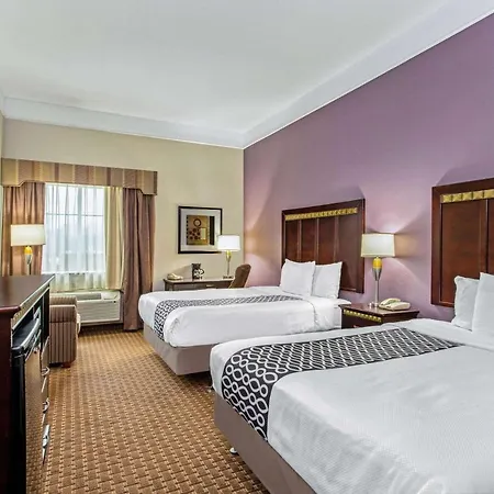 La Quinta By Wyndham Cleburne Hotel Exterior photo